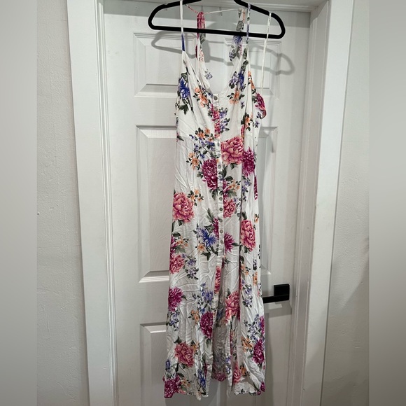 Forever 21 Dresses & Skirts - Floral maxi dress